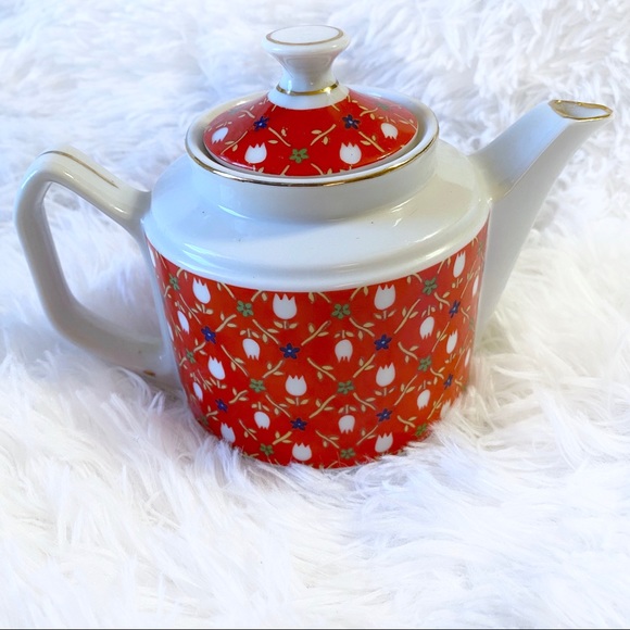 Vintage John Wagner & Sons 2 Cup Tulip Print Porcelain Small Teapot Red/White - Picture 10 of 10